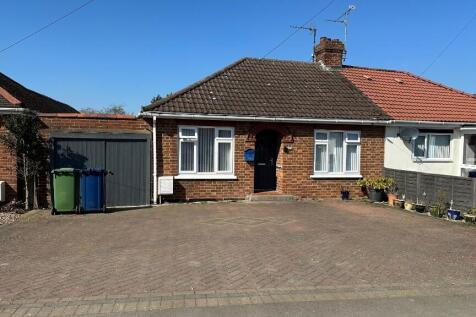 2 bedroom semi-detached bungalow for sale