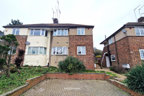2 bedroom maisonette for sale
