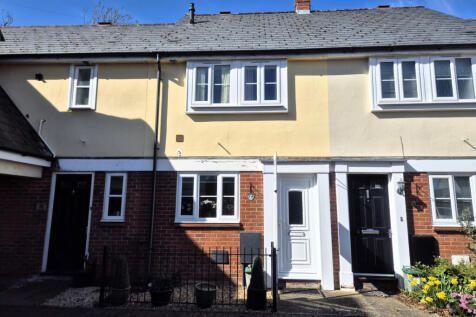 6 Williams Drive, CM7 2 bed terraced house for sale