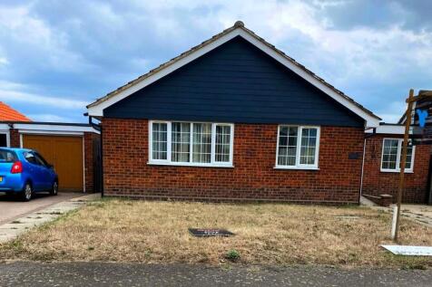 West Mersea, CO5 8LF 3 bed detached bungalow for sale