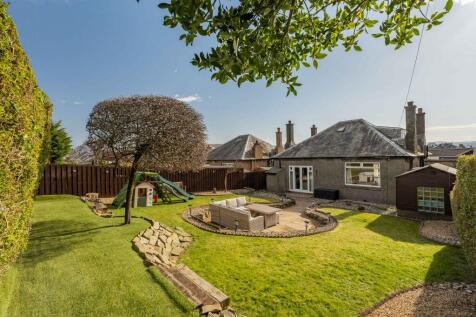 4 bedroom detached bungalow for sale