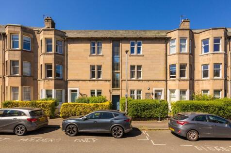 3 bedroom flat for sale