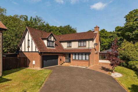 5 bedroom detached villa for sale