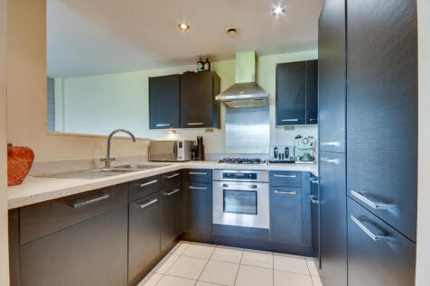 Lynmouth Avenue, Old Moulsham... 2 bed flat for sale