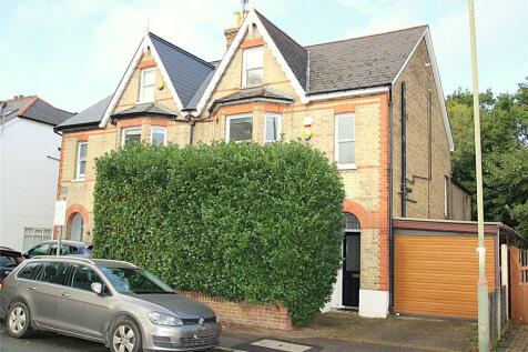 5 bedroom semi-detached house for sale