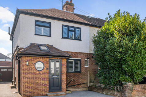 3 bedroom semi-detached house for sale