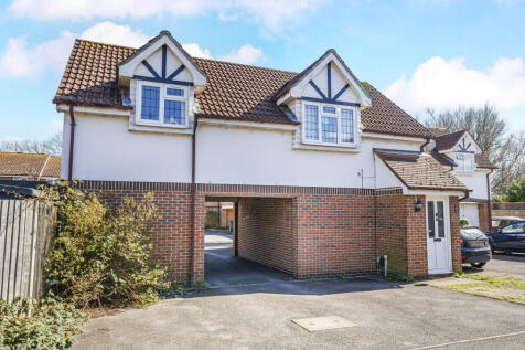 2 bedroom maisonette for sale