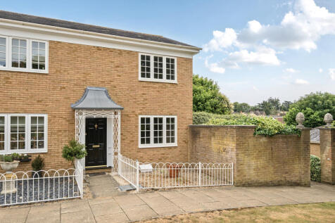 2 bedroom end of terrace house for sale