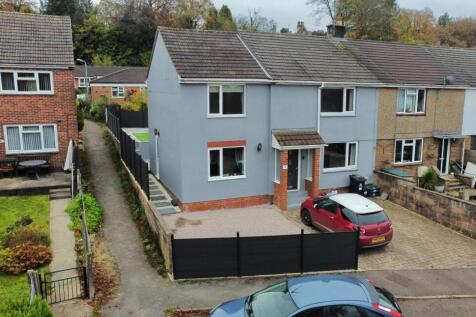 4 bedroom semi-detached house for sale