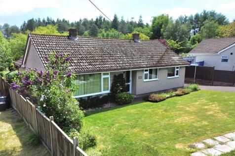 4 bedroom detached bungalow for sale
