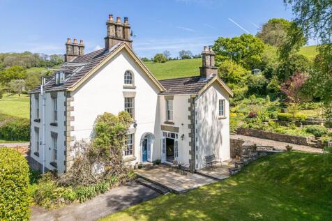 6 bedroom detached house for sale