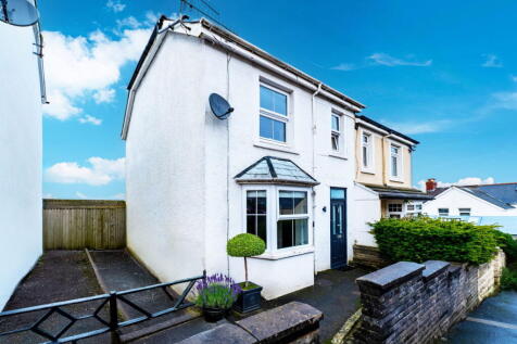 Corbett Crescent, Caerphilly, CF83 1HP 3 bed semi