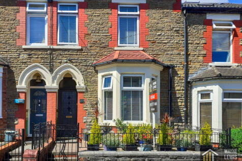Princes Avenue, Caerphilly, CF83 1HS 3 bed terraced house for sale