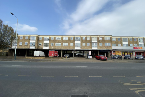 London Road, Romford 1 bed flat for sale