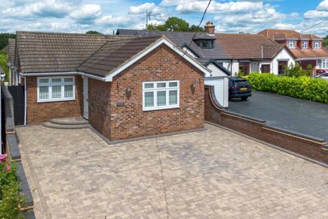 Station Road, West Horndon, CM13 3 bed bungalow for sale
