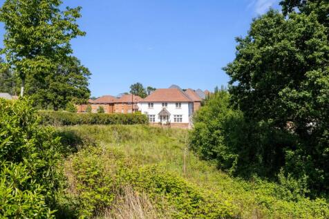 Coniston Avenue, Haywards Heath RH17 3 bed detached house for sale
