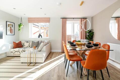 4 bedroom semi-detached house for sale