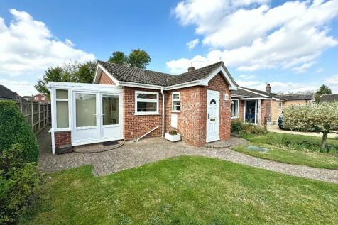 2 bedroom semi-detached bungalow for sale