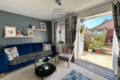 2 bedroom end of terrace house for sale