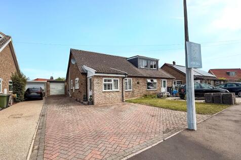 2 bedroom semi-detached bungalow for sale