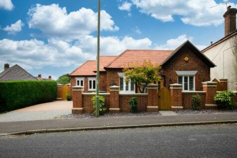 4 bedroom detached bungalow for sale