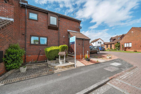 2 bedroom semi-detached house for sale