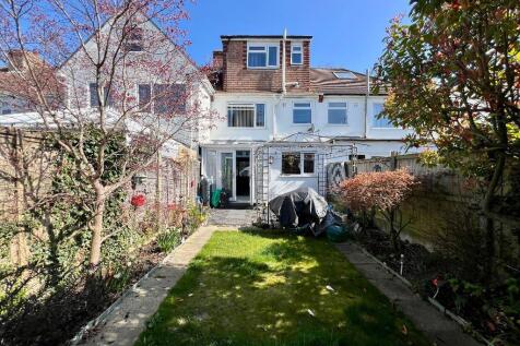 Glack Road, Deal, Kent, CT14 9ND 3 bed terraced house for sale