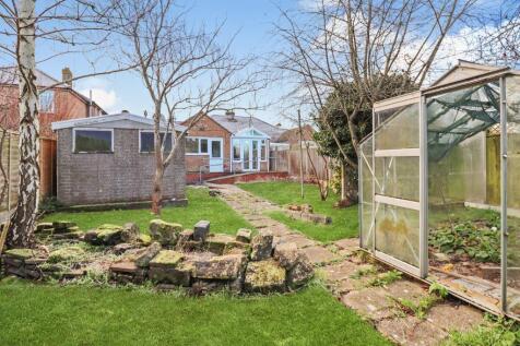 Barton Road, Canterbury, Kent, CT1 1YG 3 bed semi