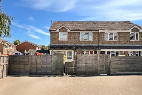 Roman Close, Deal, Kent, CT14 9XJ 2 bed end of terrace house for sale