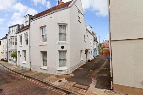 4 bedroom terraced house for sale