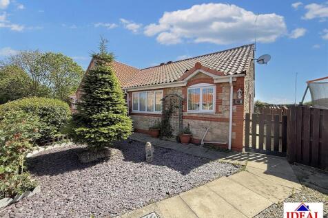 2 bedroom semi-detached bungalow for sale