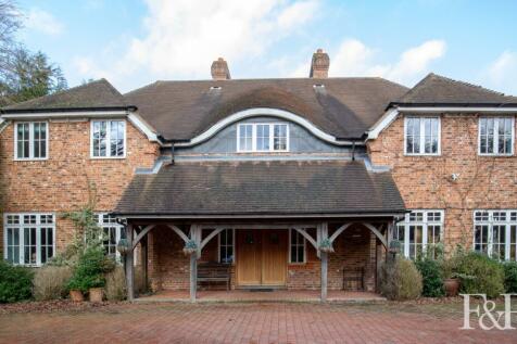 5 bedroom detached house for sale