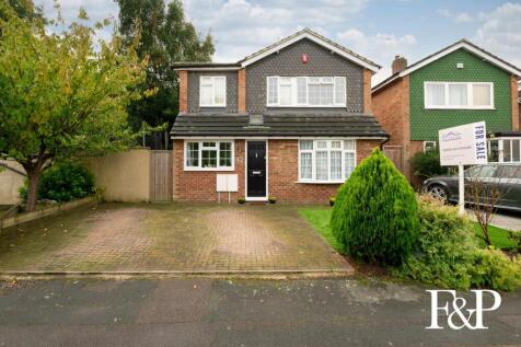 Long Drive, Burnham 4 bed detached house for sale