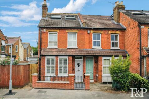 3 bedroom semi-detached house for sale