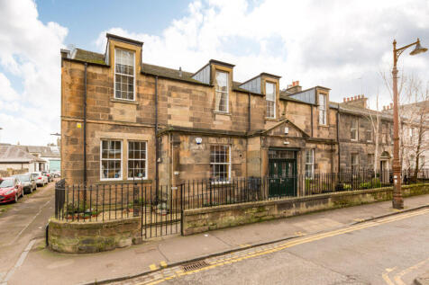 3 bedroom flat for sale