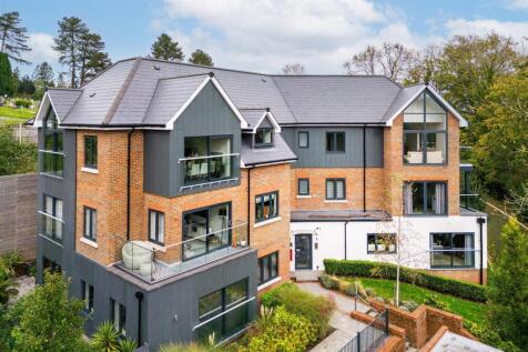 Church Hill, Caterham CR3 2 bed apartment for sale