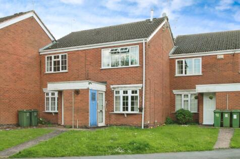 2 bedroom ground floor maisonette for sale