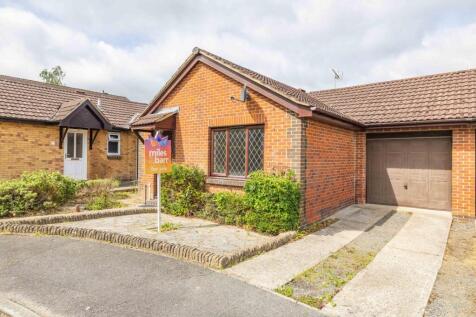 Rye Court, Ashford, Kent, TN23 2 bed bungalow for sale