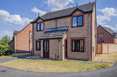 2 bedroom semi-detached house for sale