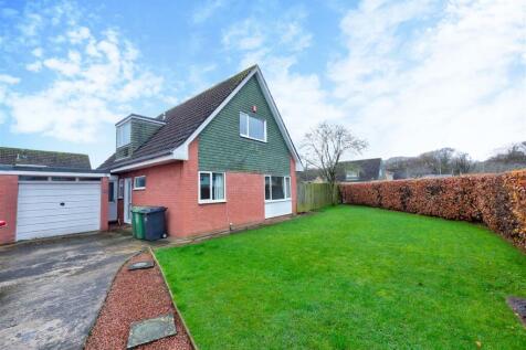 4 bedroom detached bungalow for sale