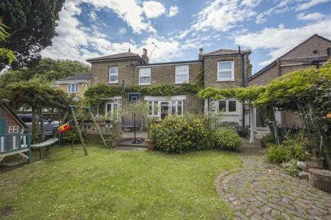 6 bedroom house for sale