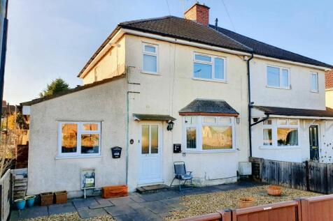 Cotswold Road, Bristol BS37 2 bed ground floor flat for sale