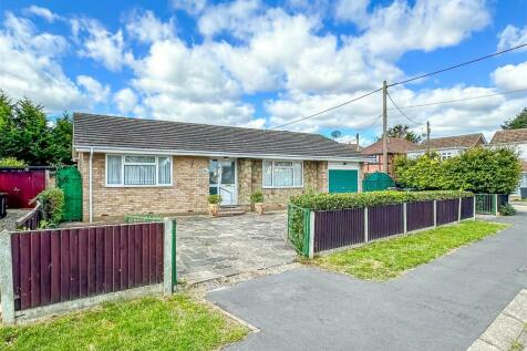 2 bedroom detached bungalow for sale