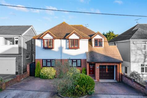 Bullwood Approach, Hockley SS5 4 bed detached house for sale