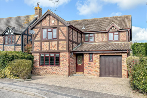 Spencers, Hockley SS5 4 bed detached house for sale
