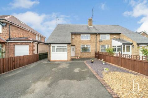 3 bedroom semi-detached house for sale