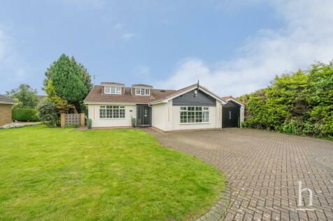 6 bedroom detached house for sale