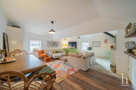 Banks Road, Wirral CH48 2 bed apartment for sale