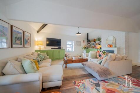 Banks Road, Wirral CH48 2 bed apartment for sale