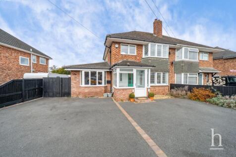 3 bedroom semi-detached house for sale
